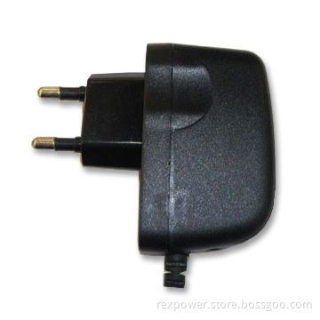 Mobile Phone Charger with Output Voltage of 5 to 12V DC, and 50/60Hz Frequency